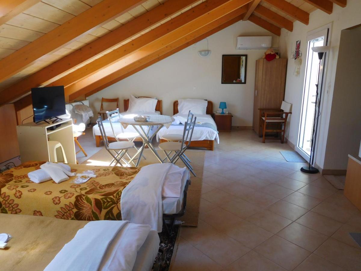 Ab Preveza Apartments -15 Meters Over The Sea Bagian luar foto